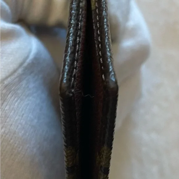 Louis Vuitton Authentic Vintage Brown Monogram Design Wallet - Picture 10 of 15